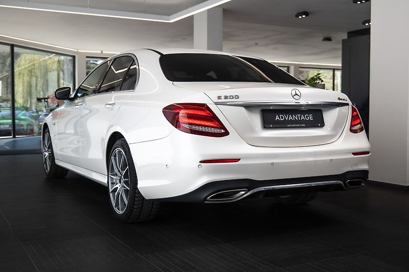 Mercedes-Benz Třídy E 4MATIC Burmester/ventilace - fotka 4 z 21