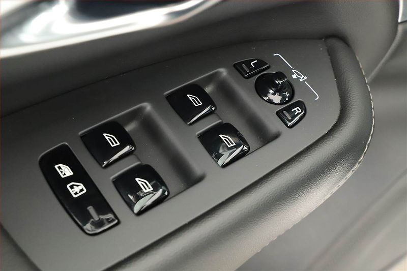 Volvo XC90 (2020) B6 AWD - fotka 25 z 31