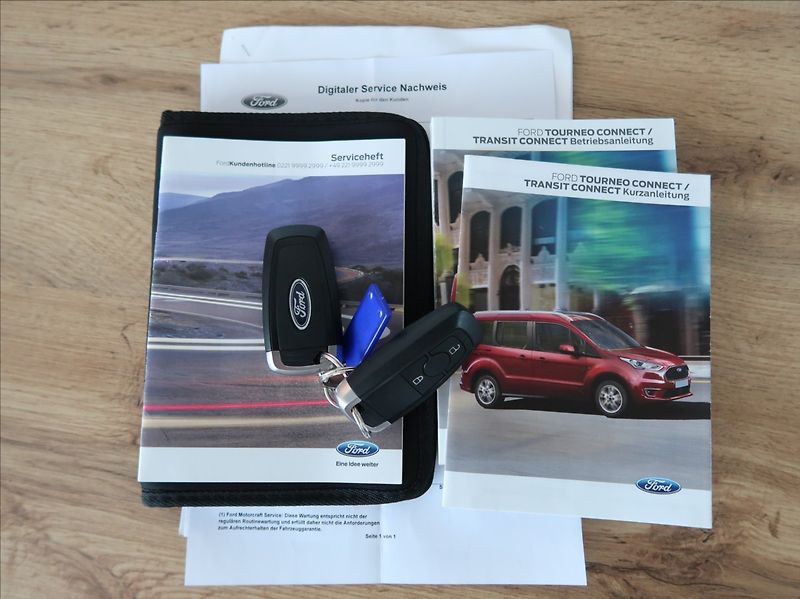 Ford Tourneo Connect 1,5 TDCi,74kW,Serv.kn.,tažné - fotka 26 z 29