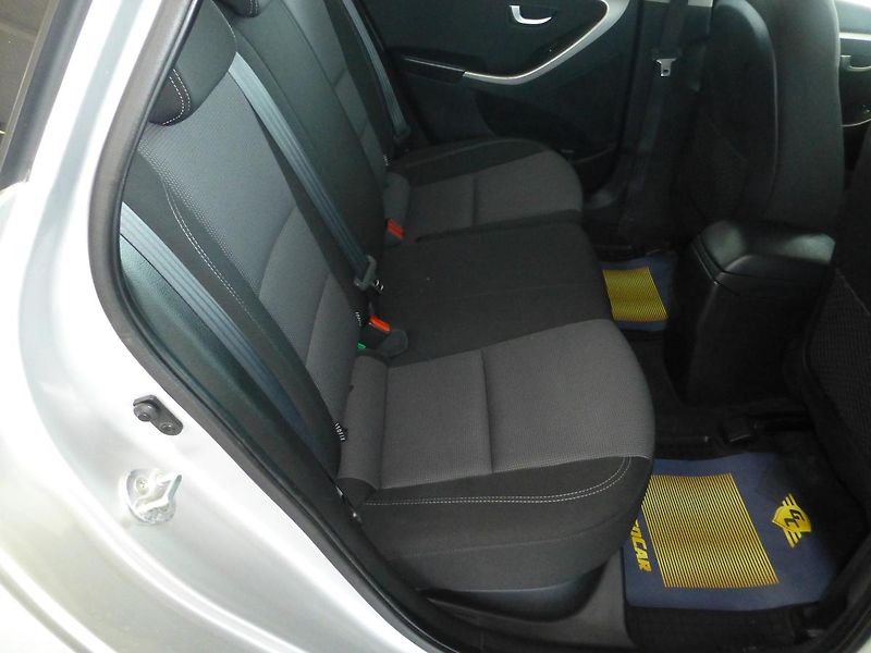 Hyundai i30 (2013) 1,6CRDI*ALU*KLIMA*VYHŘ.SED** - fotka 20 z 22