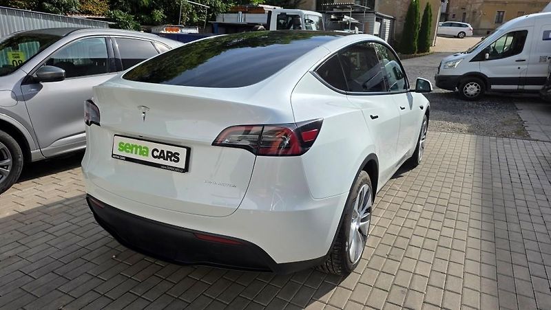 Tesla Model Y (2023) LR AWD Berlin Záruka SoH 92,9% - fotka 5 z 39