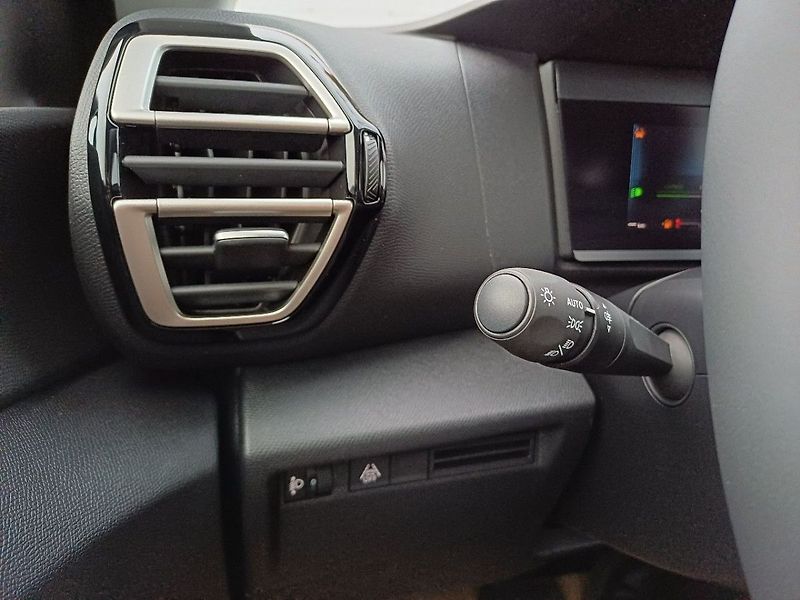 Citroën C4 YOU Hybrid 110k Automatic - fotka 29 z 35