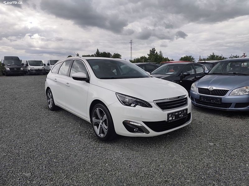 Peugeot 308 (2015) - fotka 11 z 40
