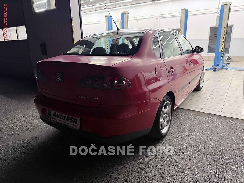 Seat Cordoba (2004) 1.4i, el. výbava - fotka 2 z 3