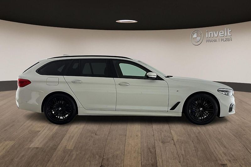 BMW Řada 5 540d xDrive - fotka 2 z 27