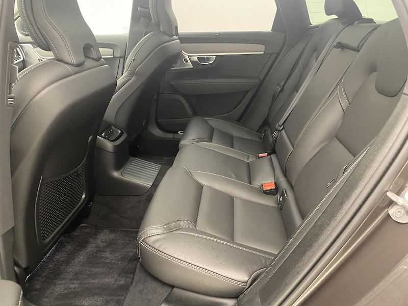 Volvo V90 T8 AWD RECHARGE BRIGHT ULTRA - fotka 5 z 58