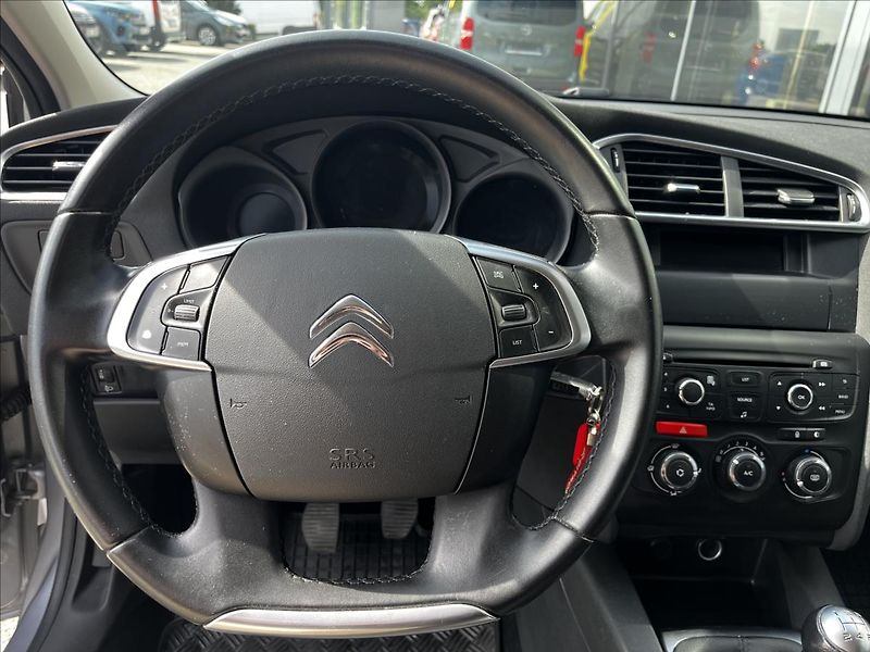Citroën C4 1,2   PT 110K Feel - fotka 11 z 18