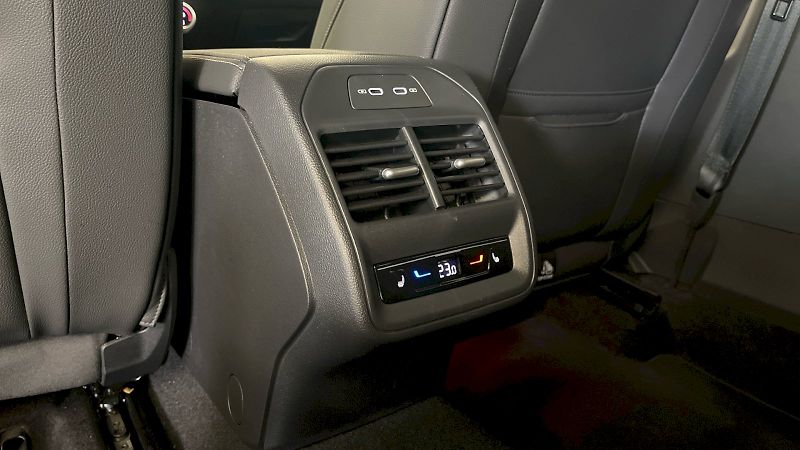 Škoda Superb (2025) kombi Sportline iV 1.5TSI 110k - fotka 30 z 37