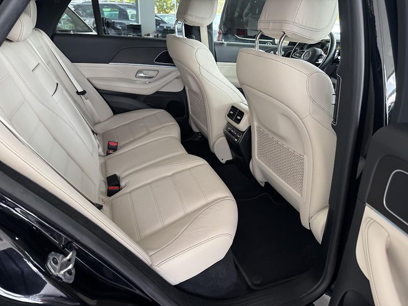 Mercedes-Benz GLE (2022) 300d 4 MATIC AMG  - fotka 21 z 39