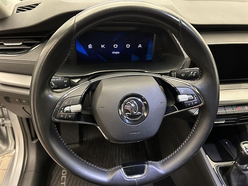 Škoda Octavia 2.0 TDI Ambition Plus Extra - fotka 8 z 21