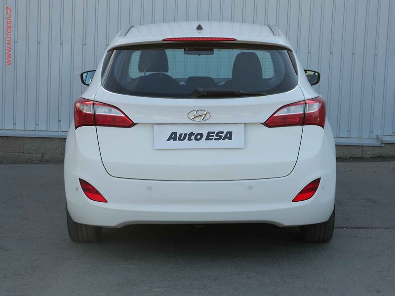 Hyundai i30 (2013) 1.6CVVT, ČR, AC, tempo, park - fotka 5 z 16