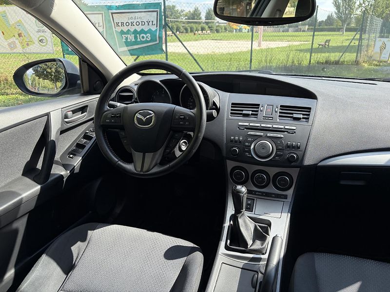 Mazda 3 2.0 High-Line - fotka 25 z 31
