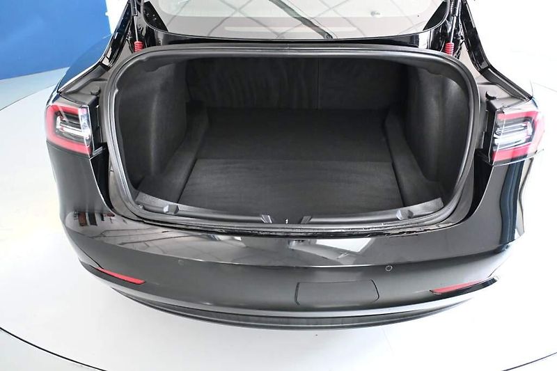 Tesla Model 3 (2019) RWD LED Kamera Range Plus 229 - fotka 8 z 33