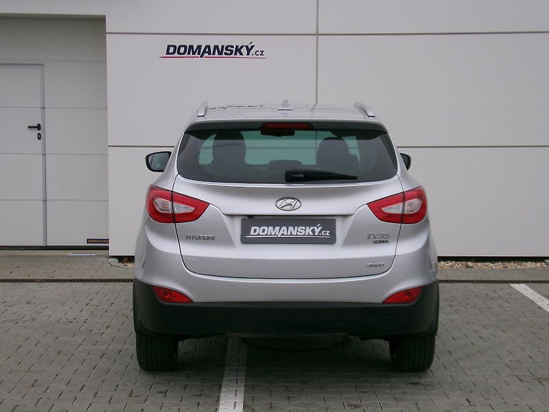 Hyundai ix35 STYLE 2.0 CRDi 100kW 4x4 DPH - fotka 12 z 14
