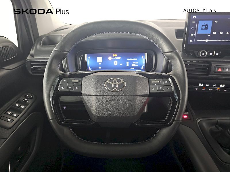Toyota ProAce City Verso (2025) 1.2T 110k Short Family L1 - fotka 5 z 28