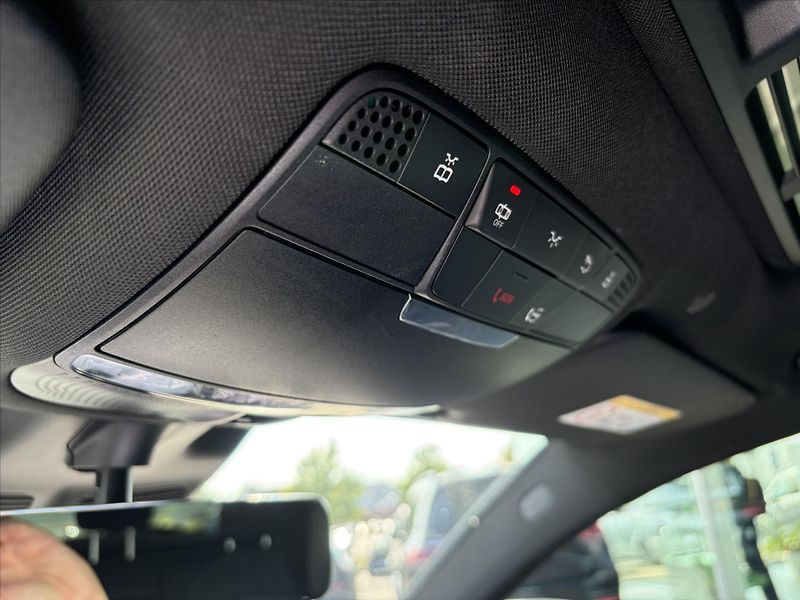 Mercedes-Benz EQC 400 4Matic - fotka 20 z 34