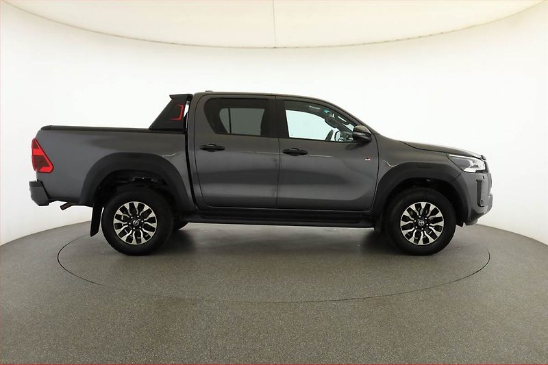 Toyota Hilux (2023) 2.8 D-4D - fotka 6 z 19