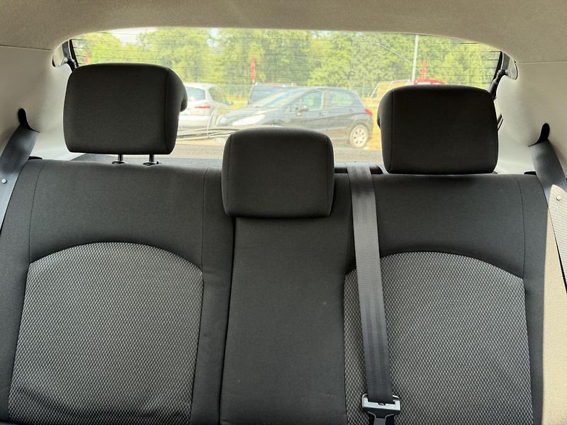Peugeot 206 1.4i - fotka 15 z 21