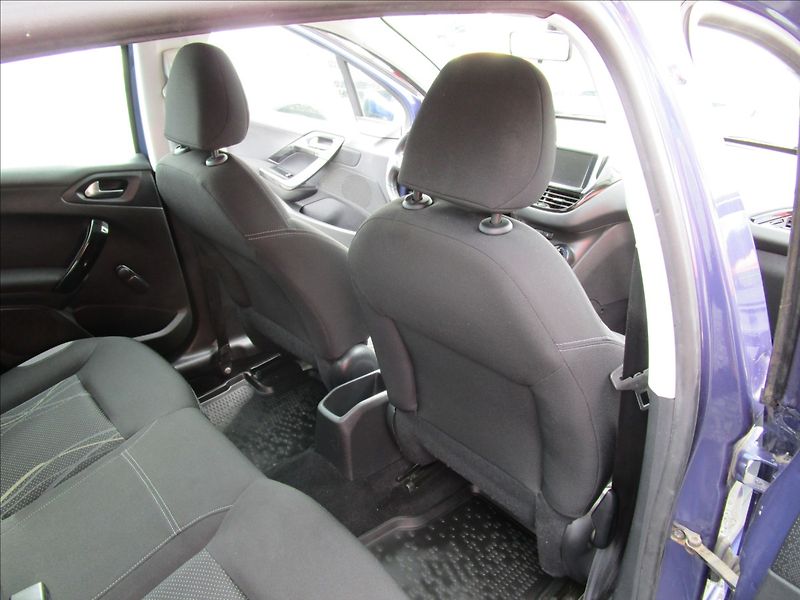 Peugeot 208 1.4HDi  Klima, 2. maj. - fotka 20 z 36