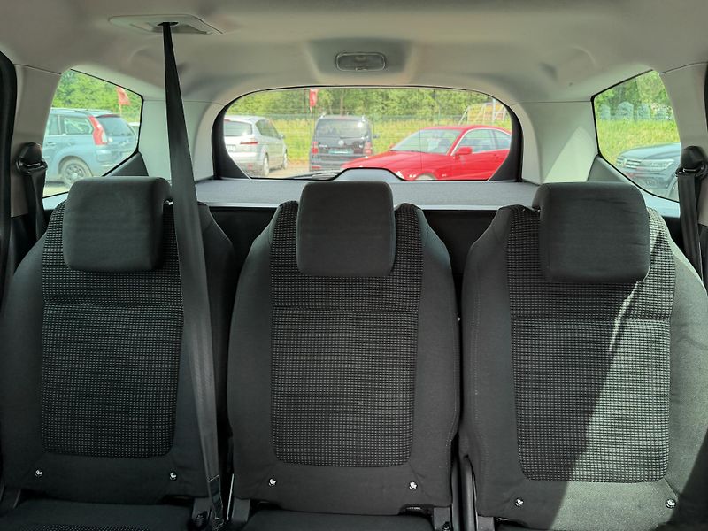 Peugeot 5008 1.6 HDI  - fotka 19 z 26