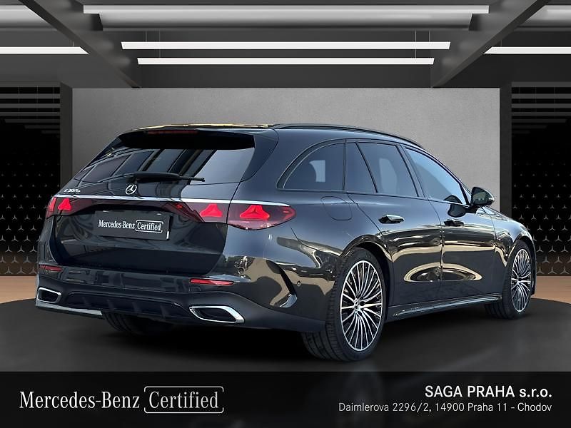 Mercedes-Benz Třídy E Třída E 300 e kombi EQ AMG Nig - fotka 4 z 18