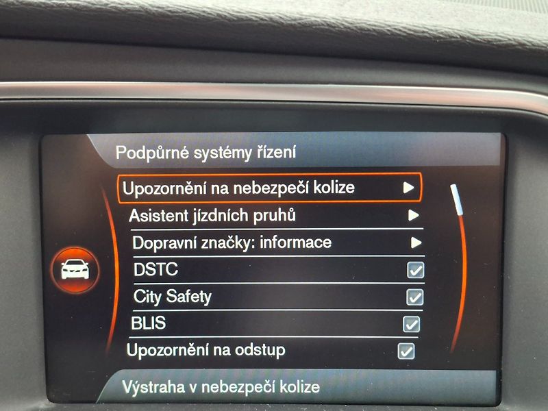 Volvo V40 (2012) 2.0D3 110kW AUT -1.MAJITEL - fotka 18 z 38
