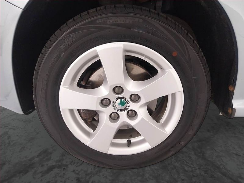 Škoda Fabia (2004) Elegance 1.4 16V, Serv.kniha - fotka 15 z 18