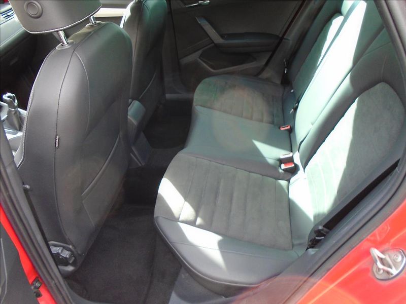 Seat Arona 1,0   1.0.TSI - fotka 13 z 29