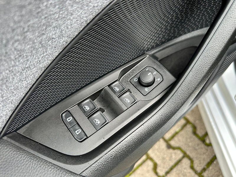 Škoda Octavia (2024) 1.5 TSI 110kW MHEV Top Selecti - fotka 10 z 23