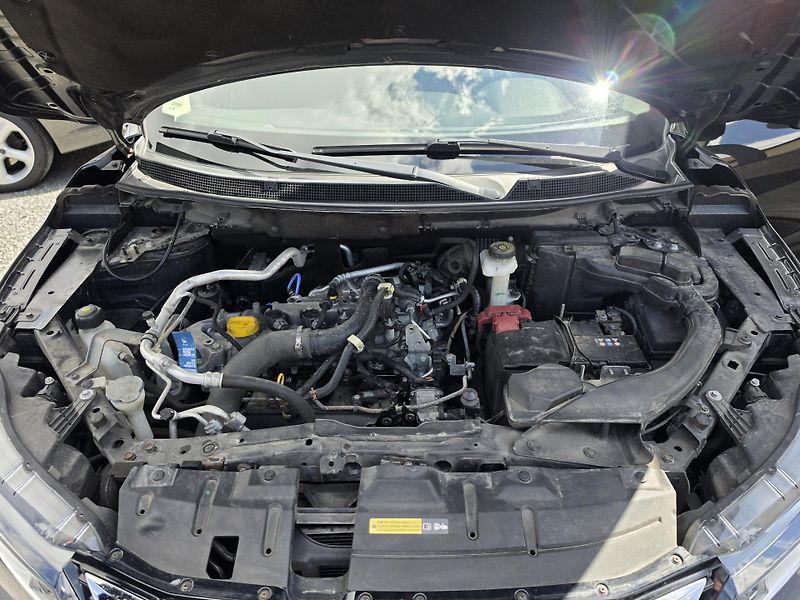Nissan Qashqai 1.2 T Panorama  - fotka 13 z 16