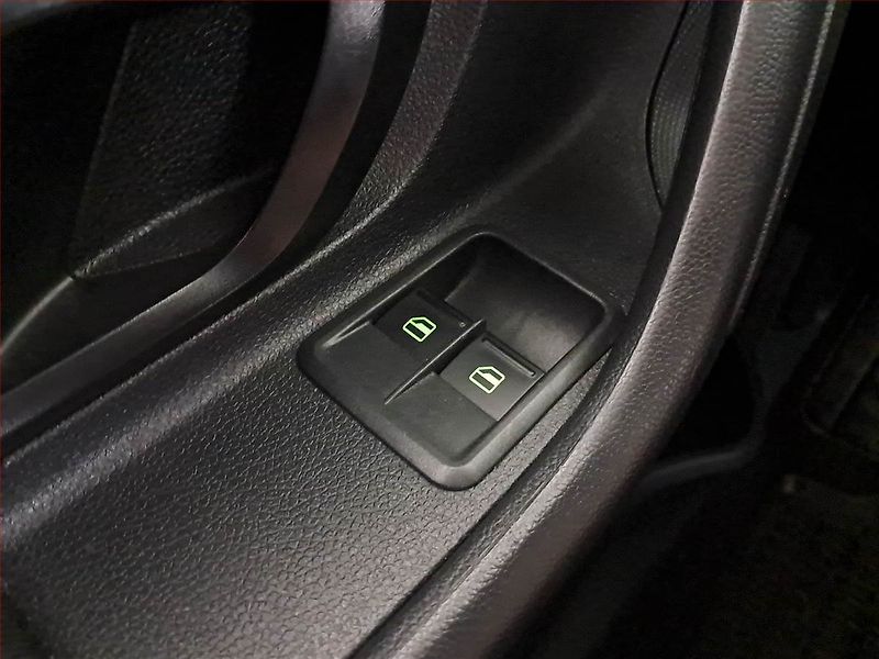 Škoda Fabia (2013) Ambiente 1.2 TSI - fotka 16 z 17