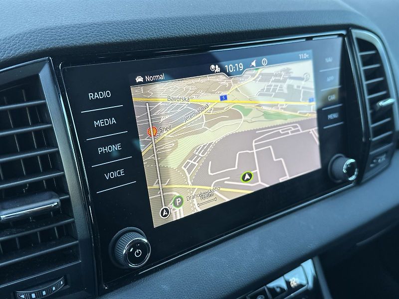 Škoda Karoq (2022) 2.0 TDI Sportline - fotka 12 z 33
