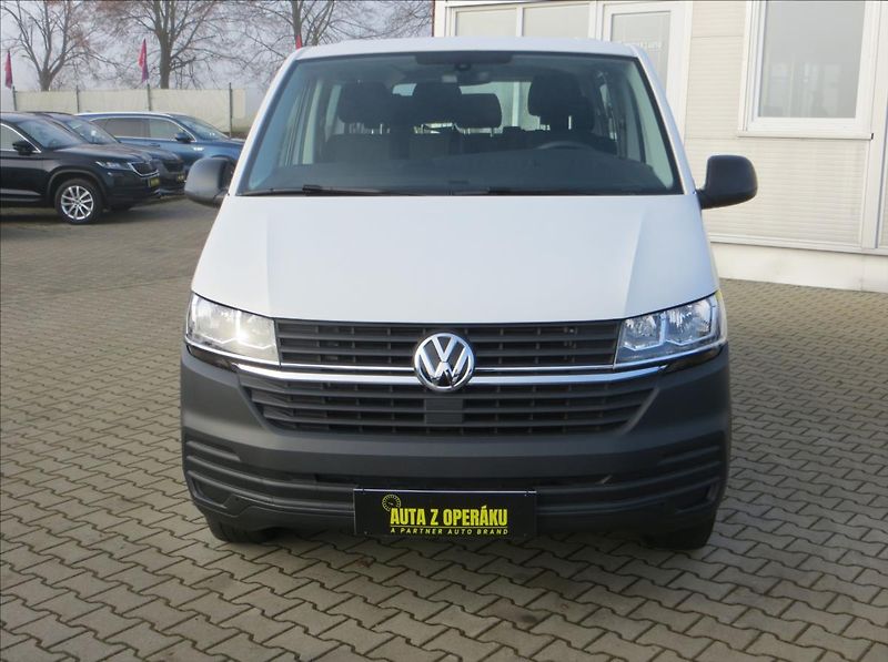 Volkswagen Transporter 2,0 TDI 110kW DSG7 - 9míst ČR - fotka 2 z 19