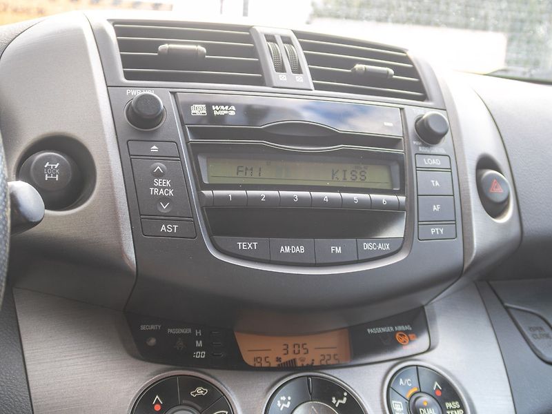 Toyota RAV4 (2009) ČR 2.0D 116KW 4x4 – TAŽNÝ - fotka 22 z 47