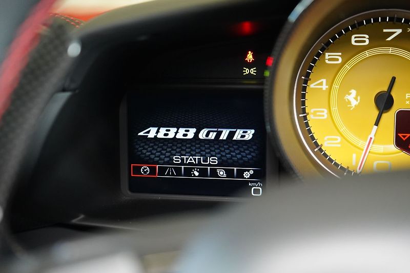 Ferrari 488 Lift/FullCarbon/Camera/Novitec - fotka 41 z 56