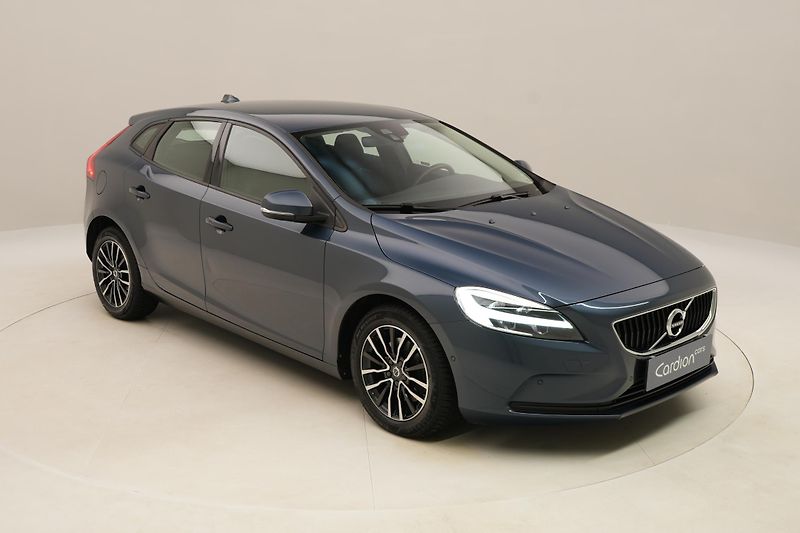Volvo V40 T2 MOMENTUM  - fotka 16 z 39