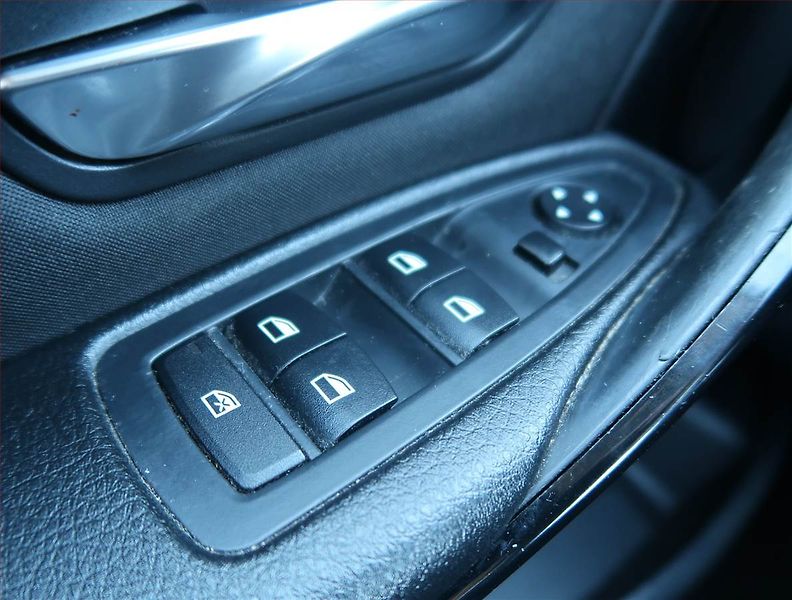BMW Řada 3 (2014) 320 d xDrive, 4X4, Automat - fotka 19 z 22