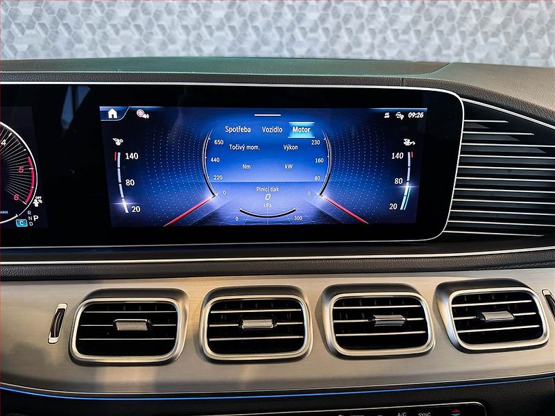Mercedes-Benz GLS (2024) 350 d 4MATIC - fotka 20 z 24
