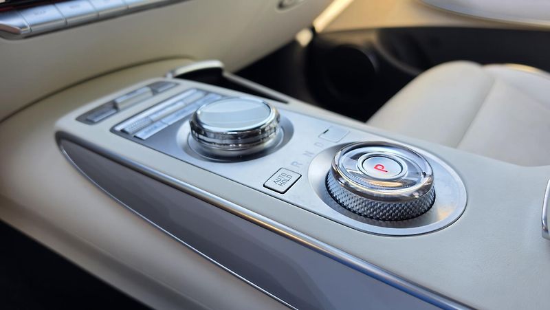 Genesis GV70 (2023) GV70 Sport - fotka 10 z 11