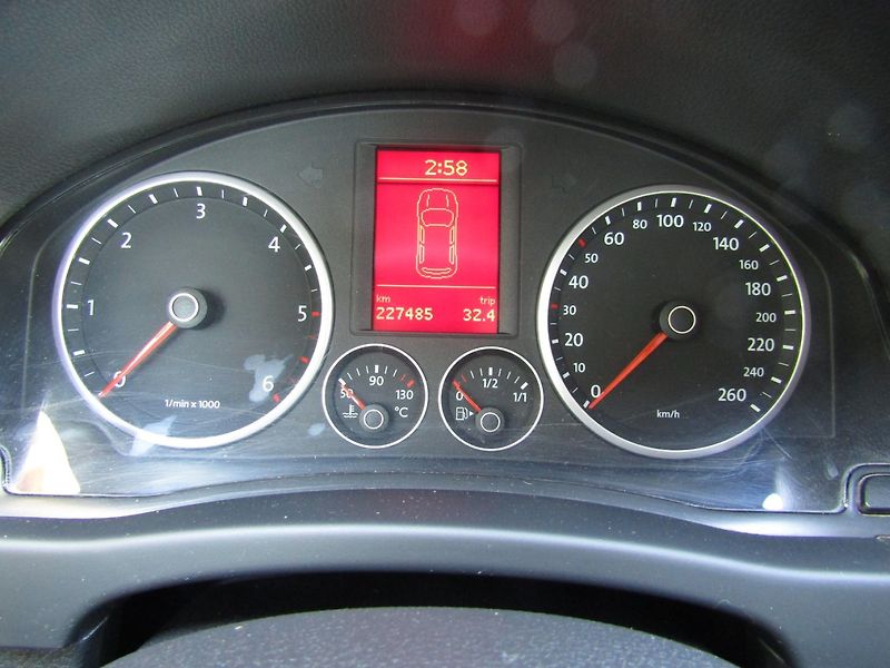 Volkswagen Tiguan (2008) 2.0 TDI 100kW  4x4 BEZ KOROZE - fotka 29 z 36