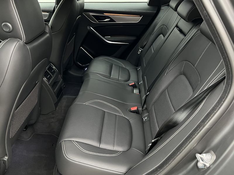 Jaguar F-Pace D200 R-DYNAMIC S AWD AUT - fotka 6 z 44