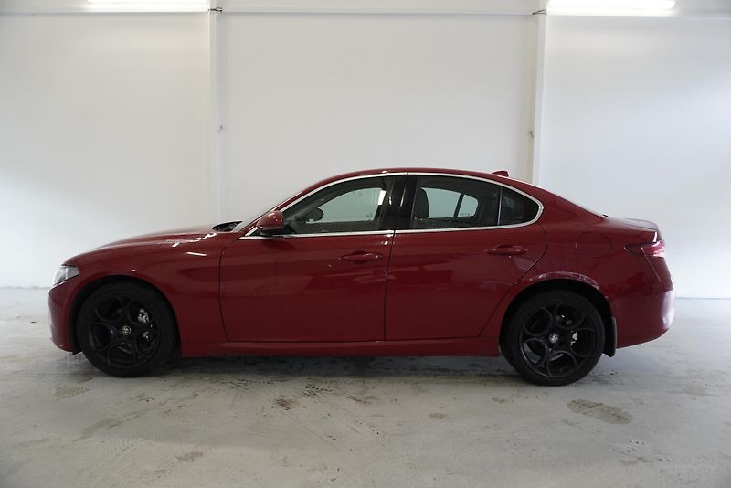 Alfa Romeo Giulia 2.2 JTD 132kW - fotka 8 z 28