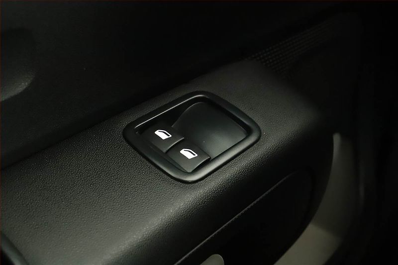 Citroën C3 (2022) 1.2 PureTech, ČR,1.maj - fotka 10 z 13