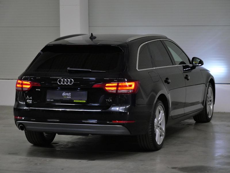 Audi A4 - fotka 2 z 27