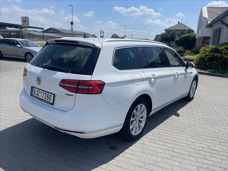 Volkswagen Passat 2,0 TDI 140kW BMT 4MOT DSG Hig - fotka 40 z 42