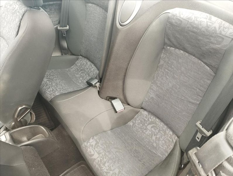 Peugeot 206 1,6 i 80KW QUIKSIKVER - fotka 16 z 26