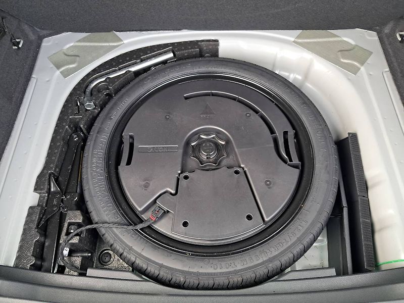 Škoda Karoq (2025) Sportline 2.0 TDI / 110 kW  DS - fotka 30 z 30