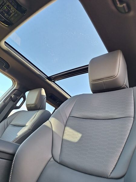 Toyota Land Cruiser MY 2027 EXECUTIVE Skyview 2.8D - fotka 12 z 13