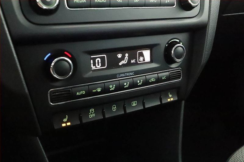 Škoda Rapid (2013) 1.2 TSI, Tempomat - fotka 10 z 14