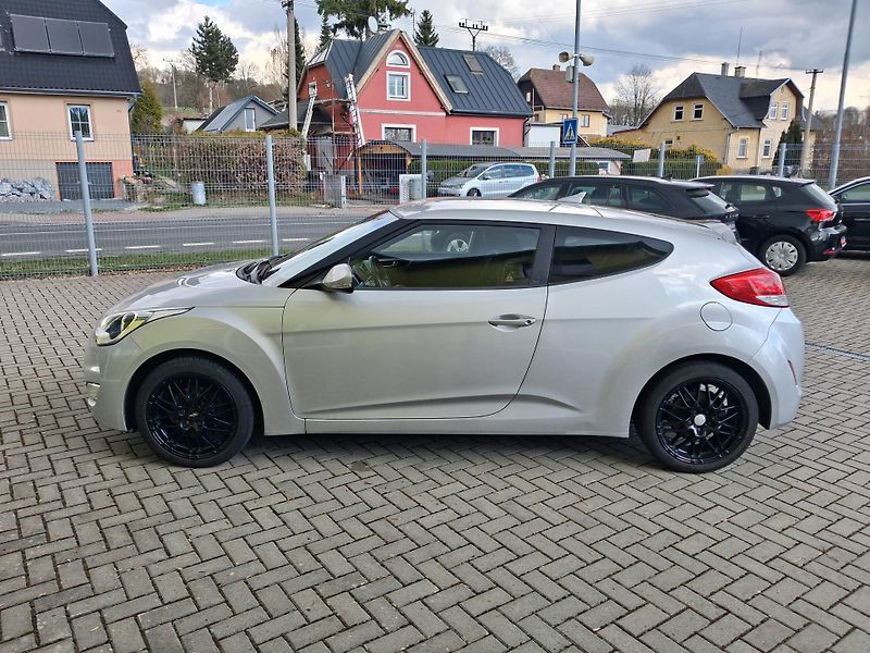 Hyundai Veloster (2011) 1,6GDi SERVISKA NOVÁSTK 2xKOLA - fotka 4 z 33